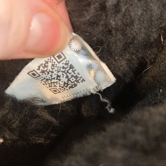 UGG sz 6 black suede Bailey bow mid boots - Picture 10 of 12